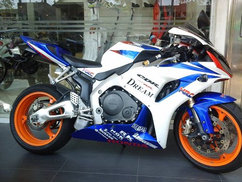 HONDA CBR R FIREBLADE HONDA CBR R FIREBLADE
