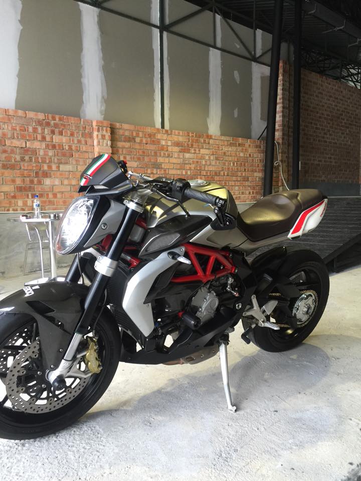 MV Agusta Brutale 800